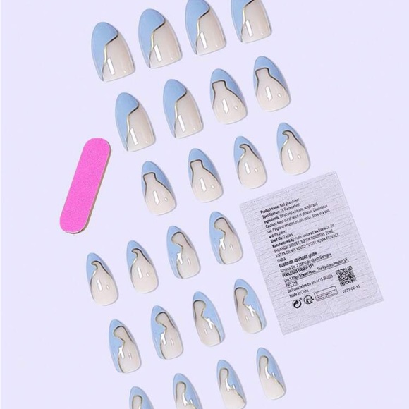 24pc Nail Set ❤️ - Picture 3 of 4